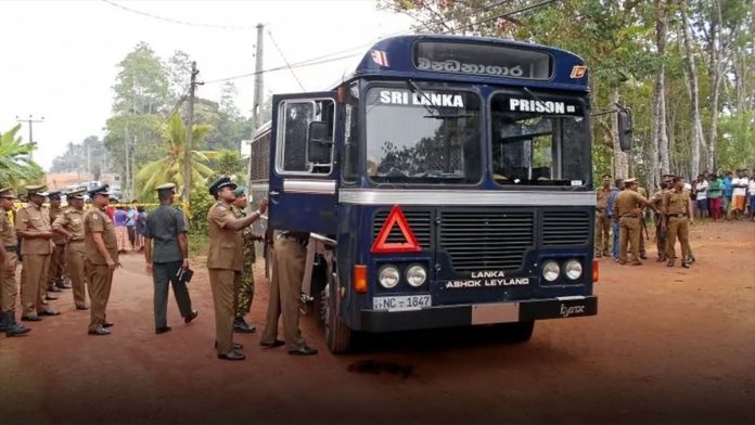 prison-bus